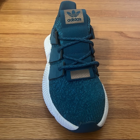 Adidas - Picture 2 of 4